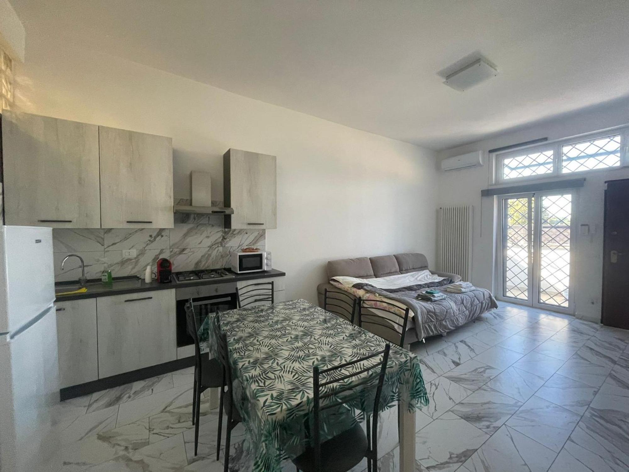 Taylor Apartment *